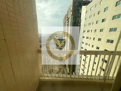 باركن مجانا-غرفتين وصاله مع بلكون-اطلاله مفتوحه-خزائن بالحائط-شهر مجانا-مساحات واسعه-علي شارع الملك فيصل-قريبه علي مخرج دبي