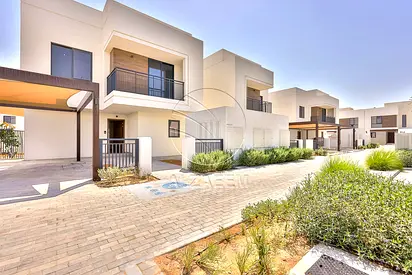 Double Row Mid Uni | New Family Home!