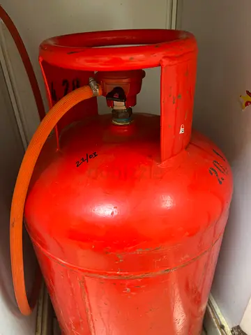 Cooking gas cylinder