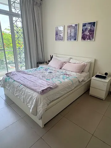 White double bed set with hotel quality mattress - excellent condition