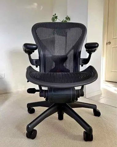 Im for selling Herman Miller Aeron chair size B and C Fully Loaded available