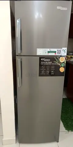Large-sized double-door refrigerator - Good condition