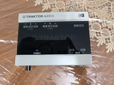 TRAKTOR AUDIO 6