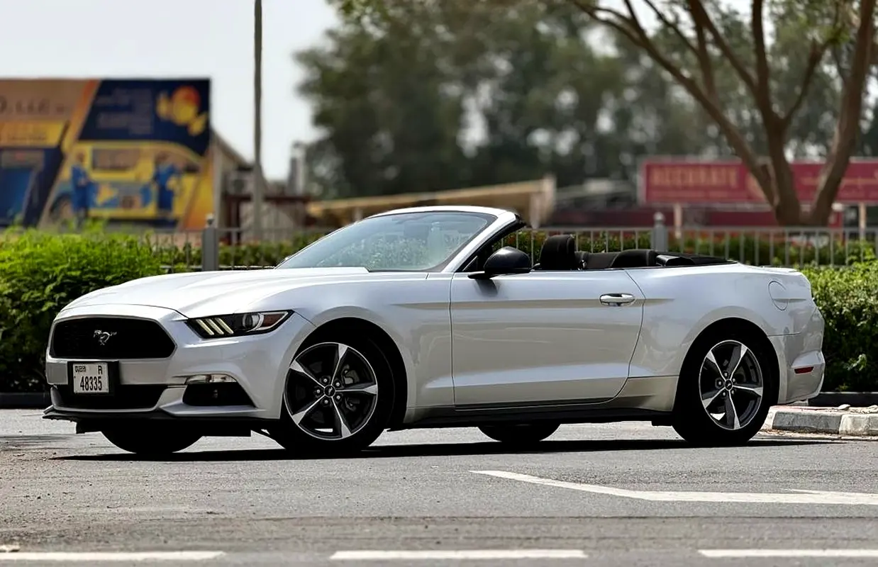 Ford Mustang 2016 — photo 1 of 13
