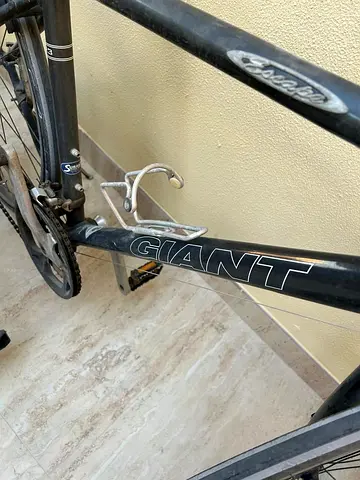 Giant road/city bike frame with components - used