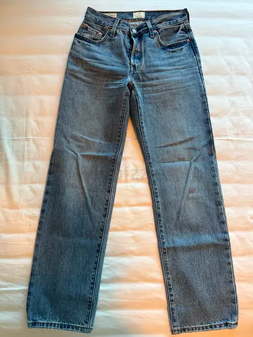 Levi’s 501 90s - Light Wash Straight-Leg Jeans - never worn