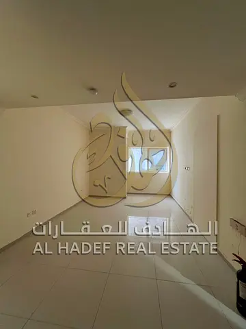 غرفة وصالة بالتعاون مع خيار بلكونة أو بدون، مساحات ممتازة وموقع حيوي قريب من الخدمات، مناسب للسكن العائلي الهادئ.