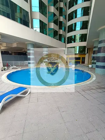 تكييف مجانا \ باركن مجانا \ جيم مسبح مجانا \ مساحات واسعة \ اطلالة مفتوحة \ تاور عائلي نظييف جدا \ 3 حمام \ موقع حيوي \ قريبة من الكورنيش