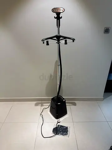 Streamline Standing Garment Steamer with Hanger and Foot Pedal – 1800watts
