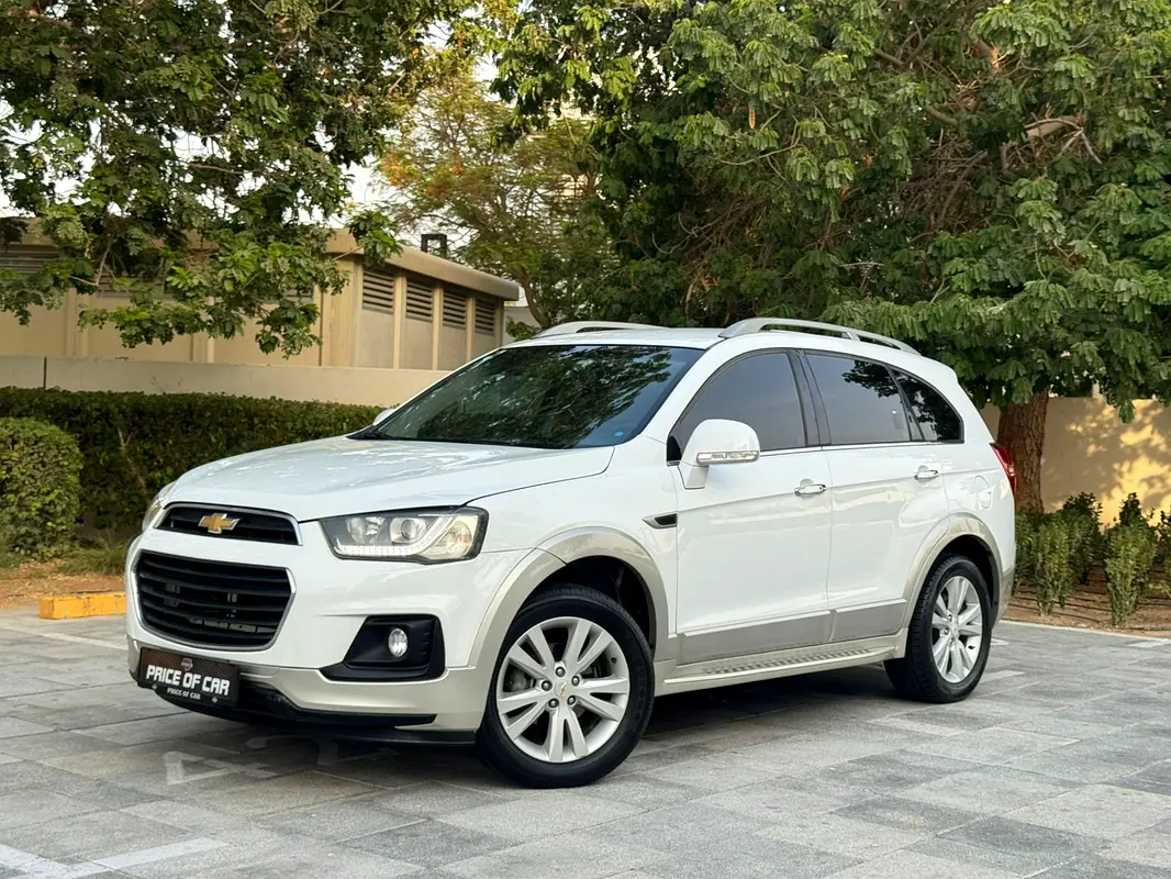 Chevrolet Captiva 2016 — photo 1 of 19