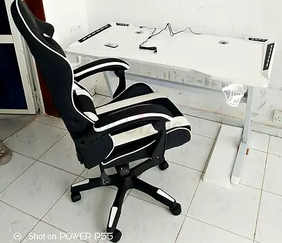 White Gaming/Computer Desk with Black  White Ergonomic Gaming Chair - Good Condition