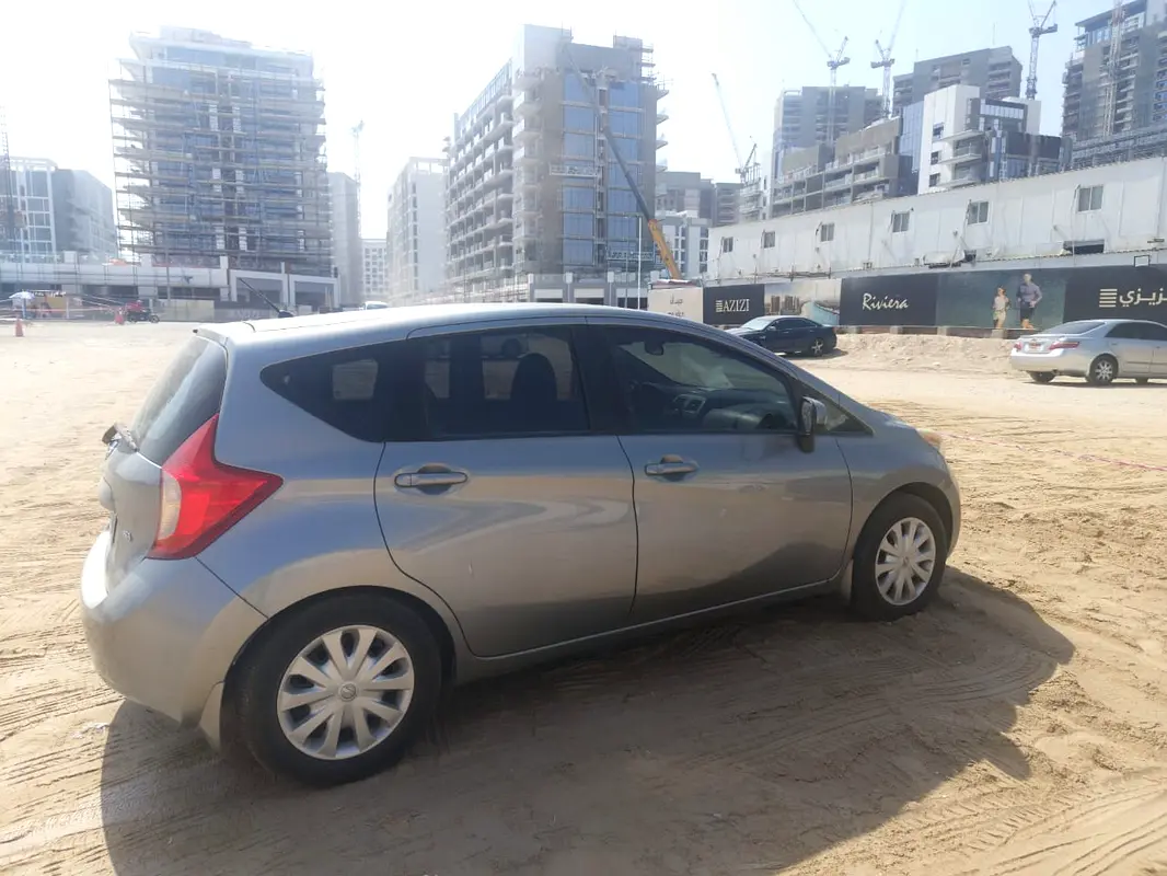 Nissan Versa 2014 — photo 1 of 8