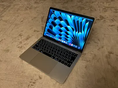 Apple MacBook Pro 13-inch (2017) – Clean Condition / Perfect for Students  Daily Use