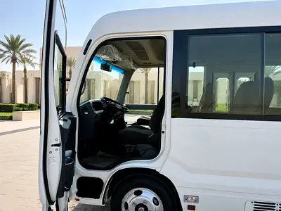 2025 Toyota COASTER — фото 15