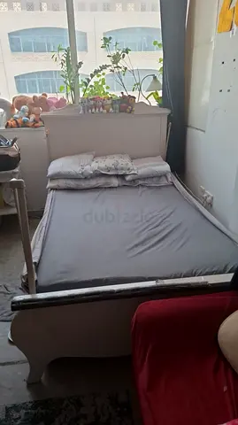 Queen Bedframe and mattres for sale