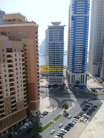 🏡 للإيجار – شقة 2غرفة وصالة فاخرة  في أرقى مناطق الشارقة - مع موقف سيارة