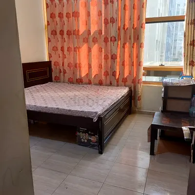 Room for rent saperet wash room.