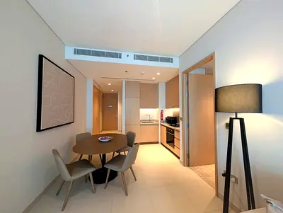 Luxury / Middle floor / Vacant