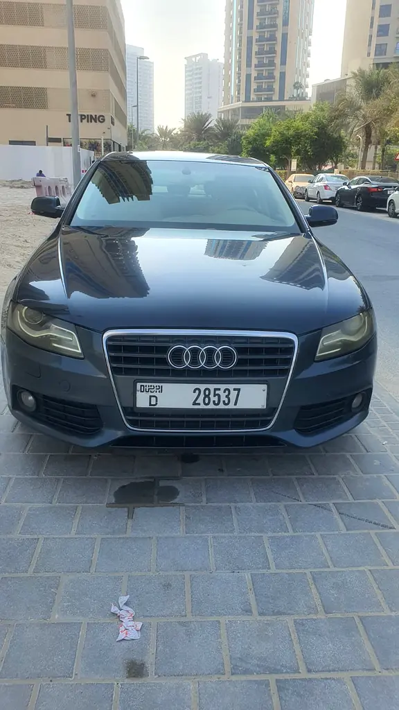 Audi A4 2012 — photo 1 of 10