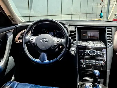 صورة 10 لـ 2016 Infiniti QX70