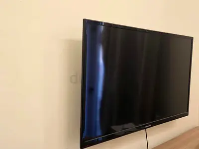 Hisense LCD with Xiaomi Smart TV Box