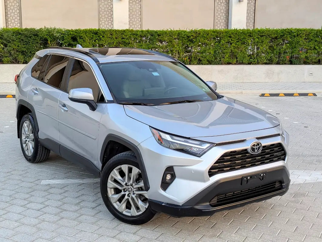 Toyota Rav 4 2023 — photo 1 of 20