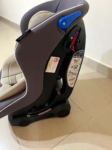 Maxi-Cosi Style Infant Car Seat Base (Good Condition)