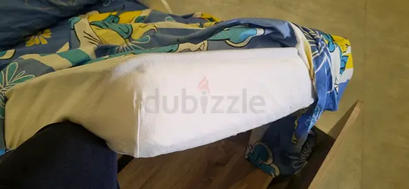 Kids bed set-mattress topper - good condition