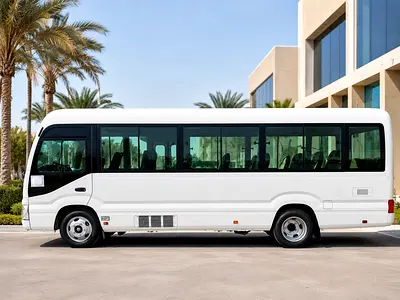 2025 Toyota COASTER — фото 7