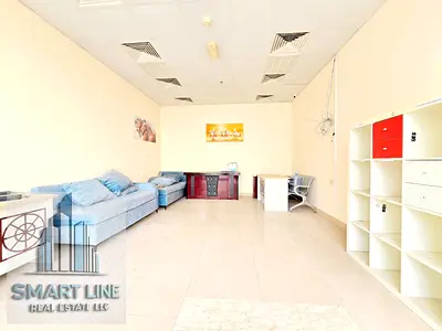 Ideal Location,200 sqft//Shop For Rent // Just 30k with 4,cheques Payments// In Qasimia
