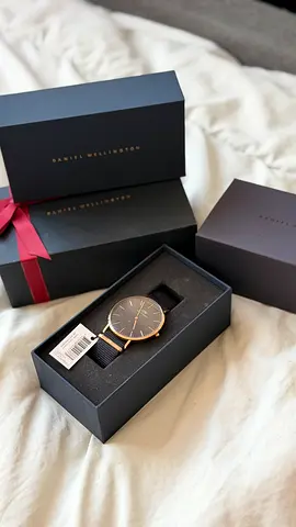 Daniel Wellington Classic Black 40mm Wristwatch - New in Box