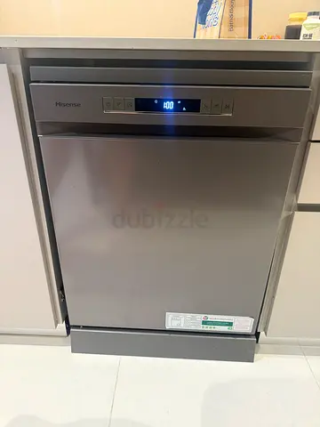 Hisense built-in stainless steel dishwasher - excellent working condition