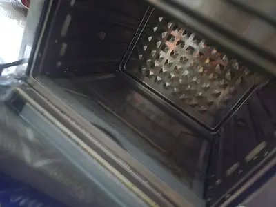 Used Stainless air fryer oven ised for 4 months it has electric issue if you can fix and work