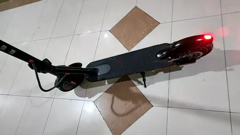 Electric scooter crony with free charger