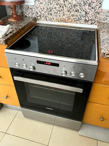 Siemens Ceramic Cooking Range HK8Q3A150M , 60Cm , 4 Ceramic Hoobs DELIVERY + WARRANTY