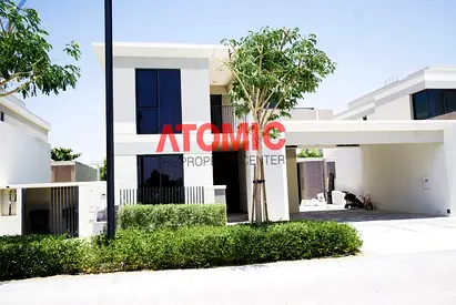 Modren Living | Single Row | Closed Kitchen