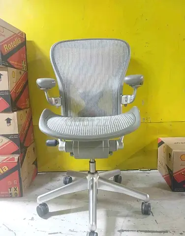 Herman Miller Aeron classic size B