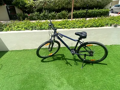 Used 26 Giant and Giant liv women Mountain/Hybrid Bike - Good Working Condition @ 700 aed each