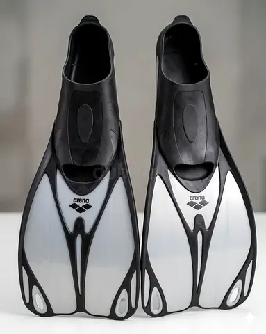 Arena Powerfin Training Fins in the Black/Silver colorway.