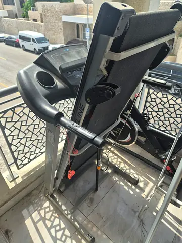Foldable Treadmill with Console and Cup Holder - Used