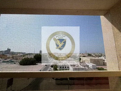 باركن مجانا لاجمل اطلالة مفتوحة لغرفتين وصالة ماستر  تاني ساكن في اجمل ابراج الشارقة شامل كل الخادمات مع مطبخ كبير بتشطيب حديث
