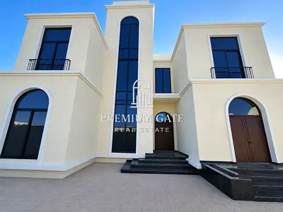 5BR | Brand new | Majlis | Prime location | Maids
