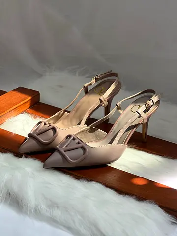 Beige Pointed Slingback Heels with Decorative Buckle - Size Unknown, Valentino