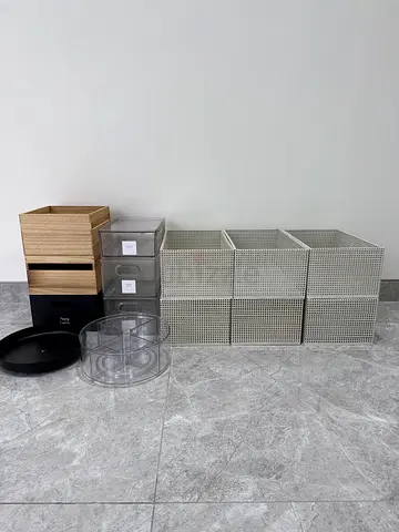 Assorted storage containers