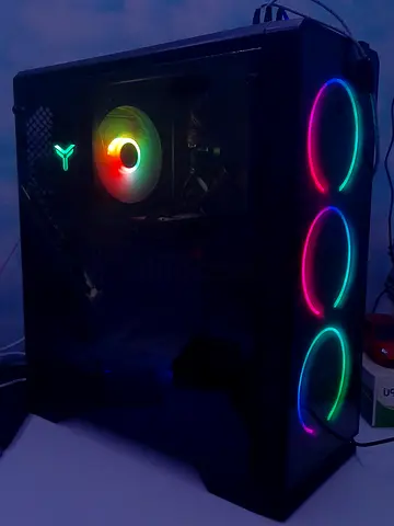 Gaming PC + Gaming keyboard + 4K Samsung monitor for sale gaming setup