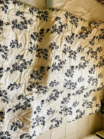 Home box Quilt Blanket in Excellent condition King Size