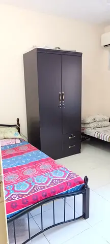 Fully furnished executive bed space available for men at Abu Shagara (near Big Bazaar Hypermarket).