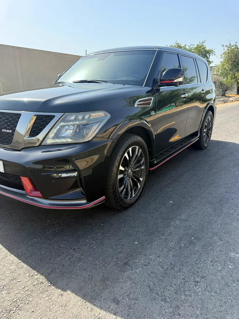 Nissan Patrol 2017 — photo 1 of 12