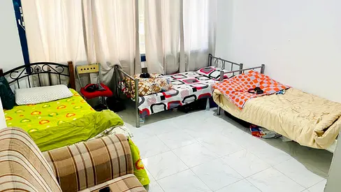EXECUTIVE BACHELOR BED SPACE AVAILABLE NEAR WTC MALL