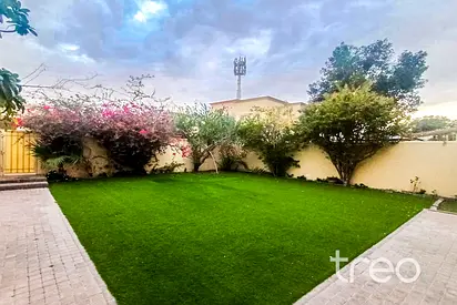 Vacant now | Single row | Landscape garden